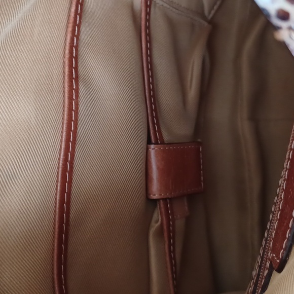 Wilson's Leather Shoulder Bag Style 30148-20 Animal Print - Picture 12 of 16